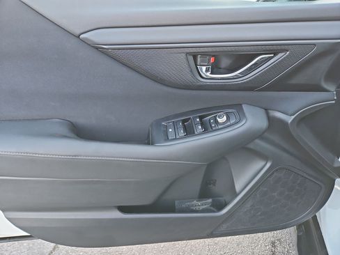 Used 2025 Subaru Outback Premium image 16