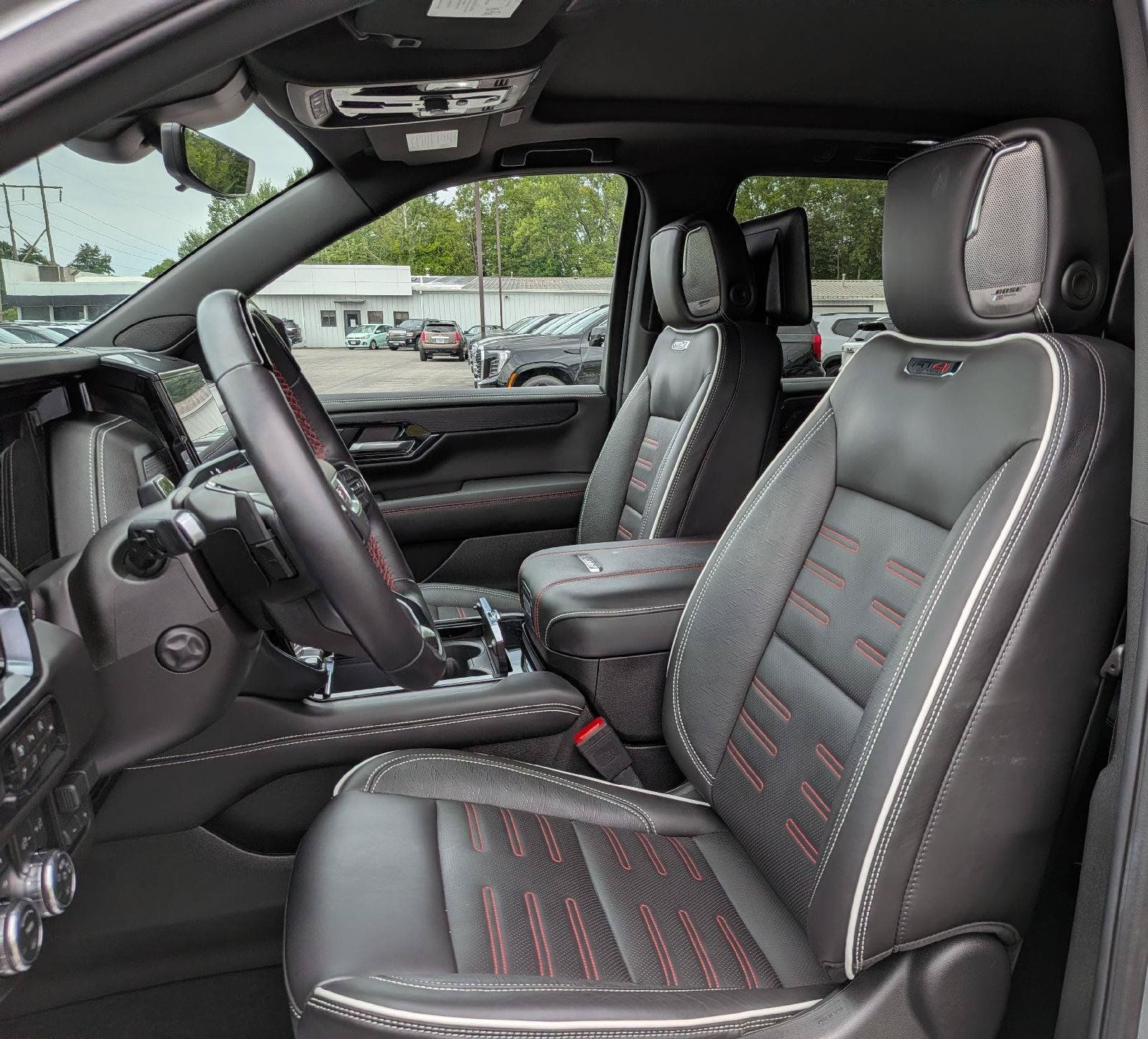 Certified 2026 GMC Yukon AT4 Ultimate AWD/4WD image 11