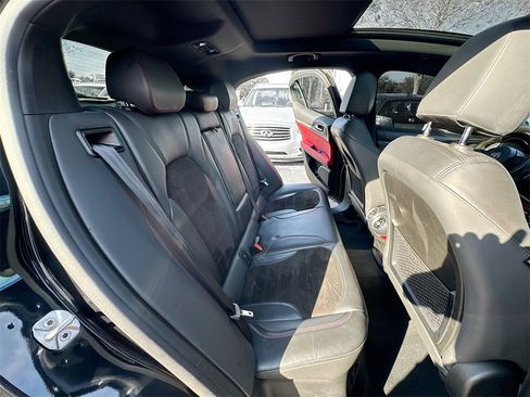 Used 2018 Alfa Romeo Stelvio Quadrifoglio w/ Driver Assist Dynamic Package image 28