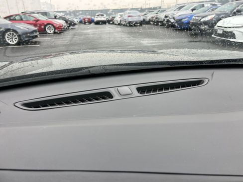 Used 2025 Chevrolet Trax LT w/ LT Convenience Package image 17