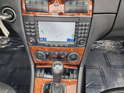 Used 2009 Mercedes-Benz CLK 350 Cabriolet image 40