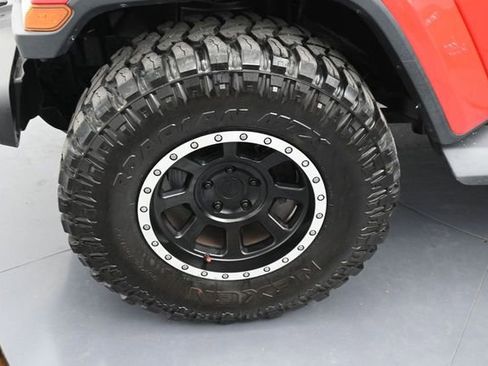 Used 2019 Jeep Wrangler Unlimited Sahara w/ Safety Group AWD/4WD image 9