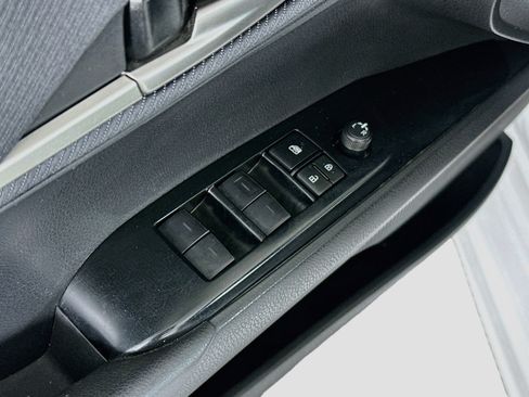 Used 2025 Toyota Camry SE FWD image 15