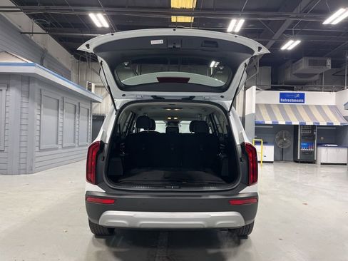 Used 2020 Kia Telluride LX FWD image 9