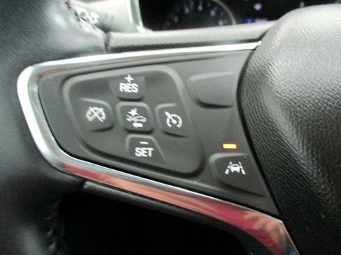 Used 2021 Chevrolet Equinox LT w/ Driver Convenience Package image 24