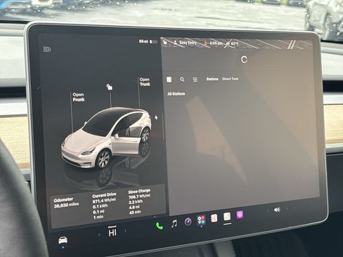 Used 2024 Tesla Model Y Long Range RWD image 12