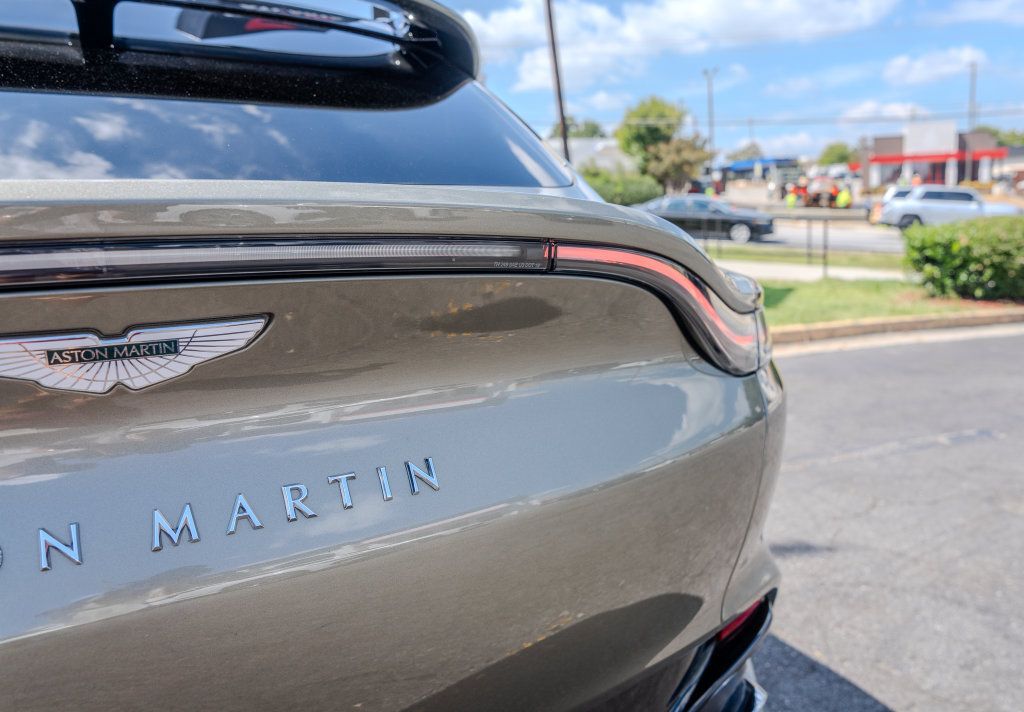 Used 2023 Aston Martin DBX AWD/4WD image 27