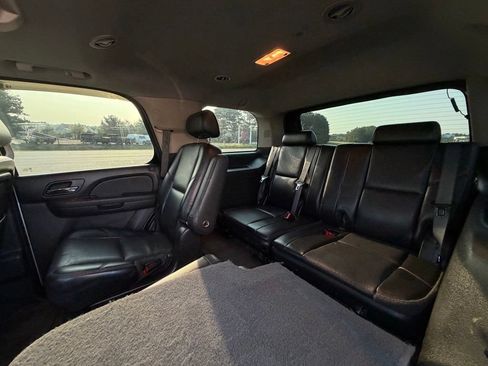 Used 2011 Chevrolet Tahoe LTZ AWD/4WD image 24