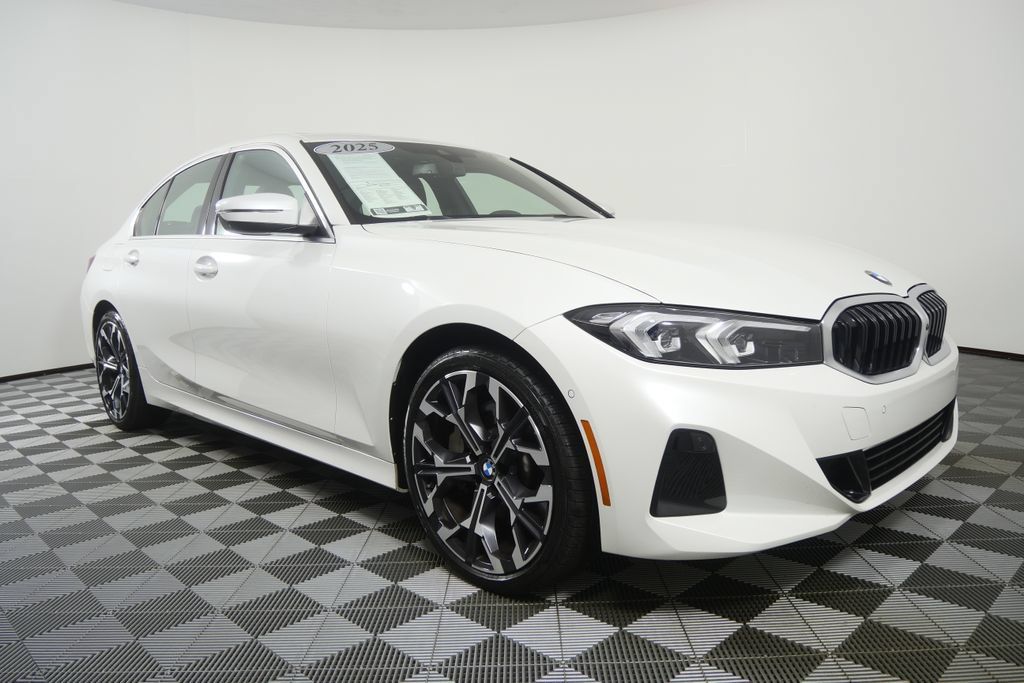 Certified 2025 BMW 330i Sedan RWD image 2