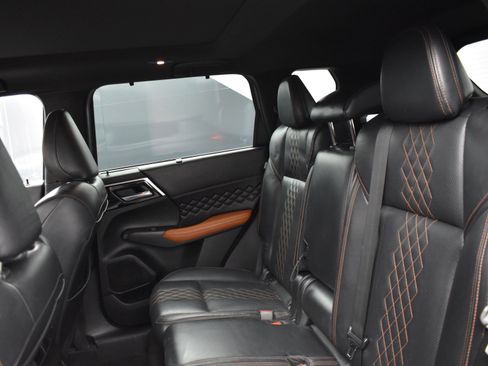 Used 2022 Mitsubishi Outlander SEL image 7