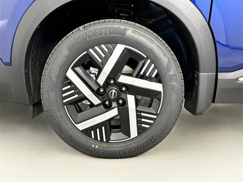 Used 2025 Nissan Kicks SV image 28