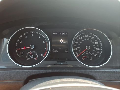 Used 2019 Volkswagen Golf SE FWD image 17