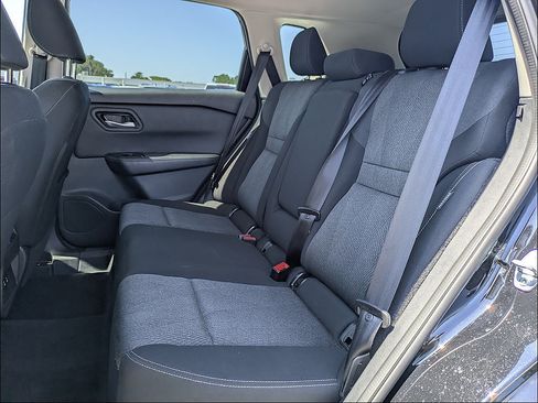 Used 2025 Nissan Rogue SV FWD image 13