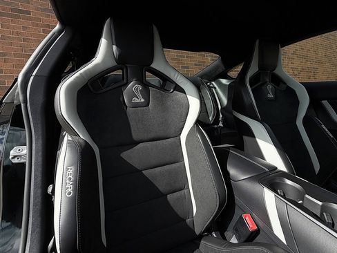 Used 2021 Ford Mustang Shelby GT500 w/ Technology Package image 28