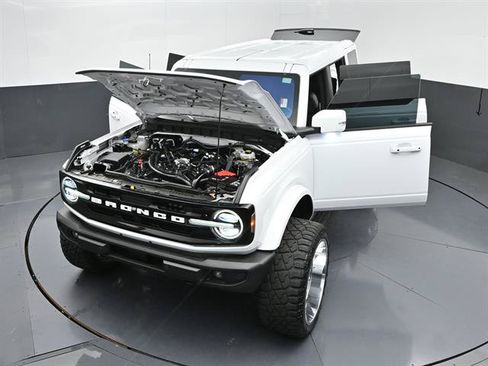 Used 2025 Ford Bronco Outer Banks AWD/4WD image 48