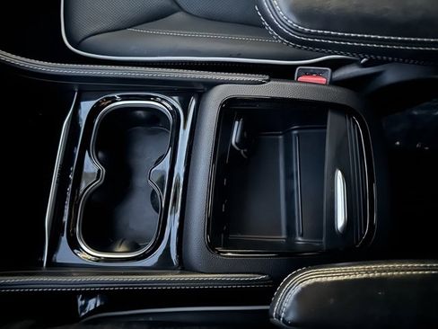 Used 2023 Chrysler Pacifica Limited w/ S Appearance Package image 28