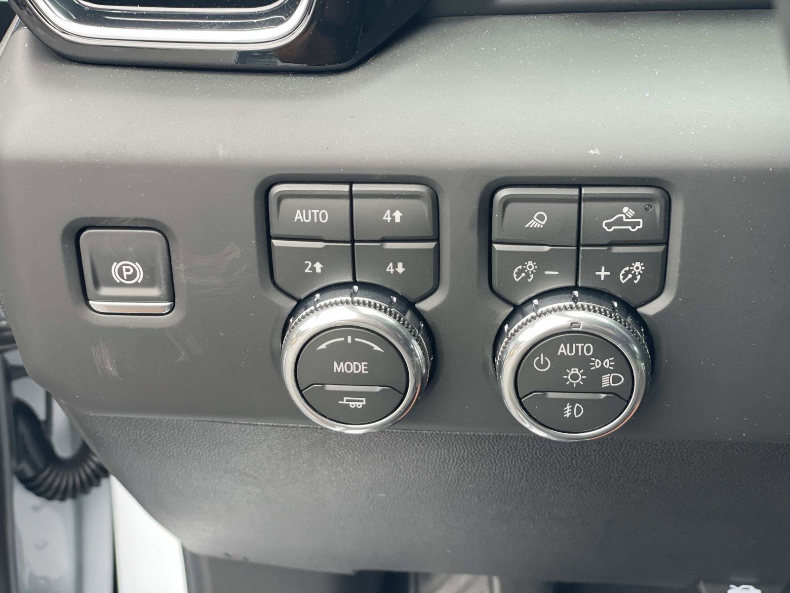 New 2026 GMC Sierra 2500 Denali w/ Max Trailering Package AWD/4WD image 19