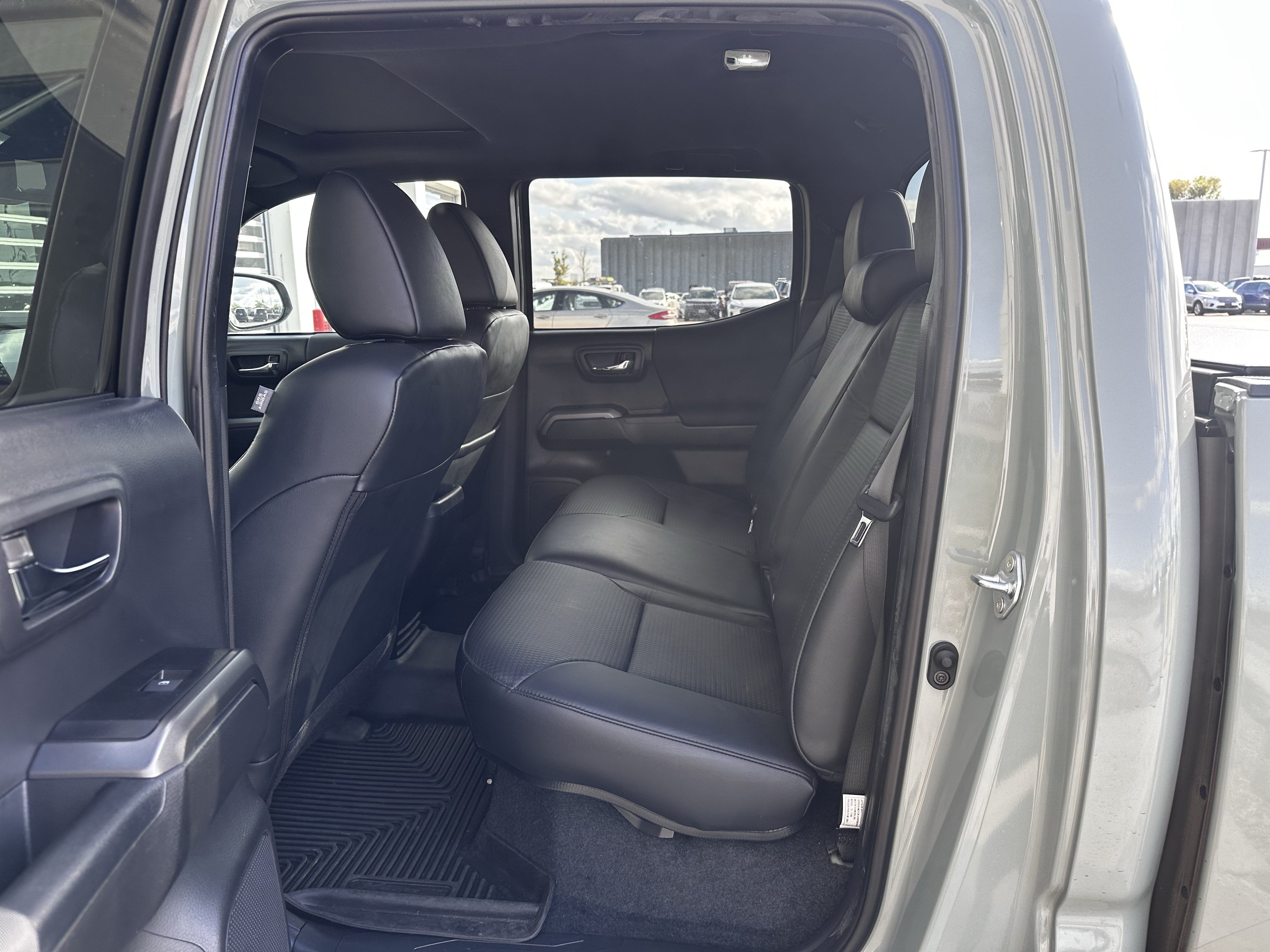 Used 2023 Toyota Tacoma TRD Sport w/ TRD Premium Sport Package AWD/4WD image 9