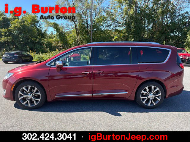 Used 2018 Chrysler Pacifica Limited w/ Tire & Wheel Group FWD image 7