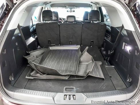 Certified 2022 Ford Explorer XLT w/ Equipment Group 202A image 23