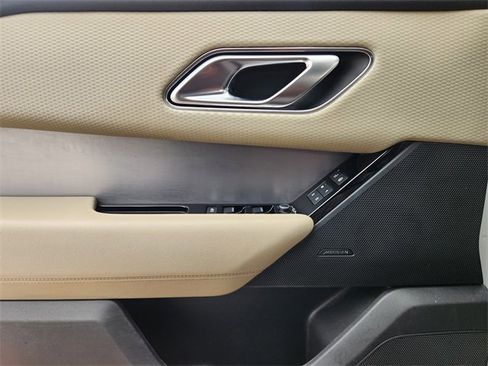 Used 2021 Land Rover Range Rover Velar R-Dynamic S image 22