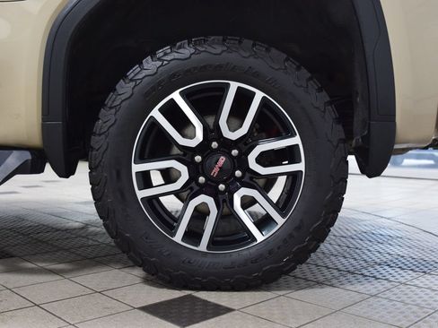 Used 2023 GMC Sierra 1500 AT4 w/ AT4 Premium Package AWD/4WD image 25