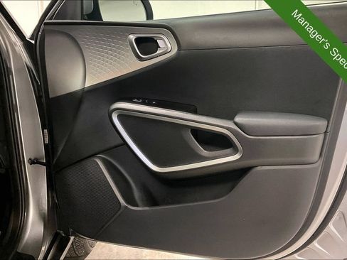 Used 2025 Kia Soul LX FWD image 22