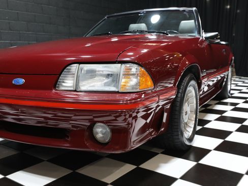Used 1987 Ford Mustang GT RWD image 16