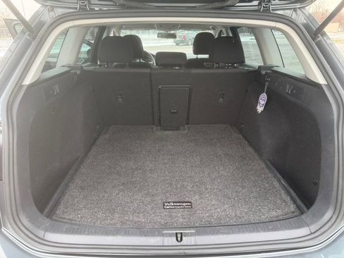 Used 2017 Volkswagen Golf S image 15