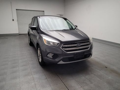 Used 2017 Ford Escape SE FWD image 14