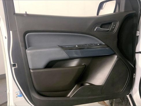 Used 2017 Chevrolet Colorado Z71 RWD image 24