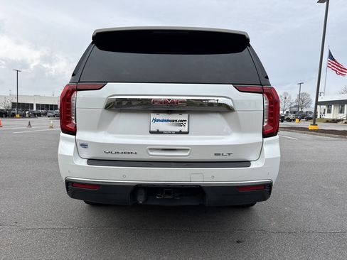 Used 2022 GMC Yukon SLT w/ SLT Premium Package image 9