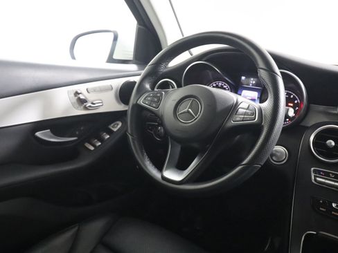 Used 2019 Mercedes-Benz GLC 300 image 10