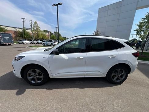 Used 2023 Ford Escape ST-Line w/ Tech Pack #1 AWD/4WD image 8
