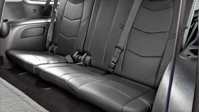 Used 2019 Cadillac Escalade ESV Luxury RWD image 18