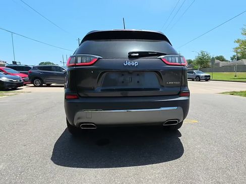 Used 2021 Jeep Cherokee Limited FWD image 4