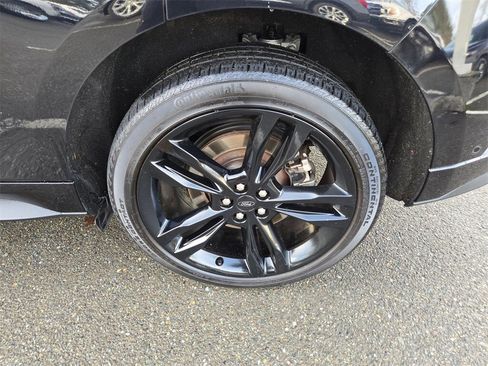 Used 2022 Ford Edge ST w/ Equipment Group 401A image 9