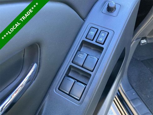 Used 2023 Nissan Frontier SV w/ Midnight Edition Package image 15