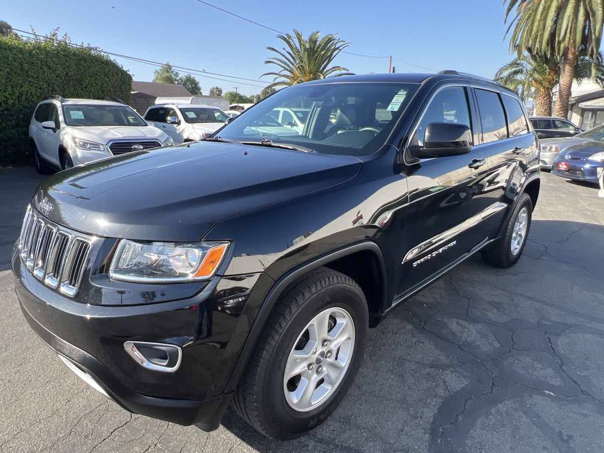 Used 2016 Jeep Grand Cherokee Laredo w/ Quick Order Package 23E RWD image 2