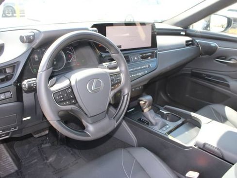 Certified 2025 Lexus ES 300h w/ Accessory Package (Z2) FWD image 12