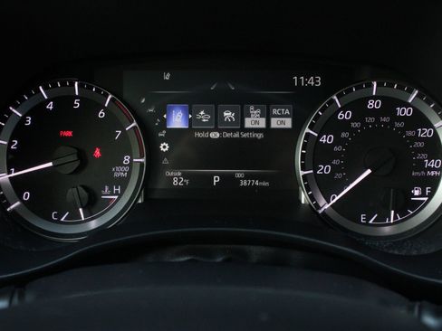 Used 2024 Toyota Highlander XLE AWD/4WD image 34