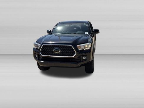 Used 2019 Toyota Tacoma TRD Off-Road w/ Technology Package AWD/4WD image 9