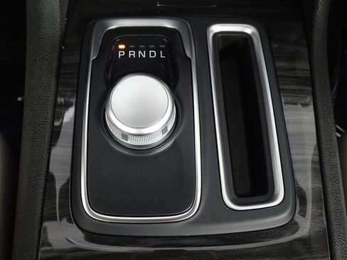 Used 2022 Chrysler 300 Touring w/ Sport Appearance Package image 37