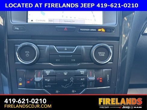 Used 2018 Ford Explorer XLT w/ Equipment Group 202A image 26