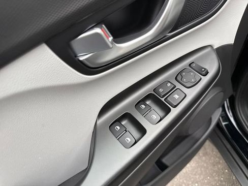 Used 2023 Hyundai Kona SEL w/ Convenience Package image 10