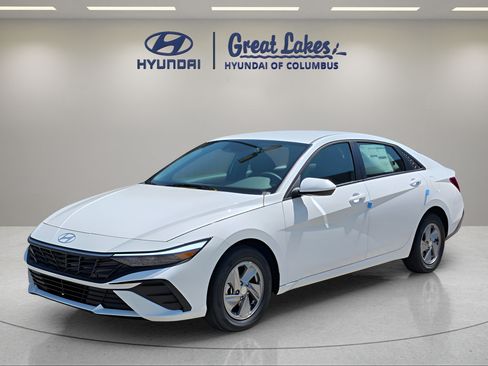 New 2026 Hyundai Elantra SE FWD image 1