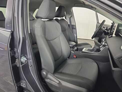 Used 2024 Toyota RAV4 XLE AWD/4WD image 29