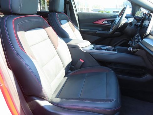 Used 2024 Chevrolet Equinox EV RS image 38