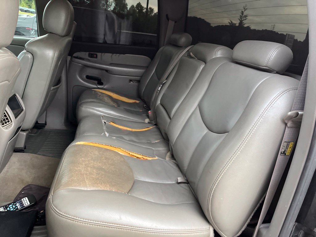 Used 2005 Chevrolet Silverado 2500 LT w/ Heavy-Duty Power Package AWD/4WD image 9