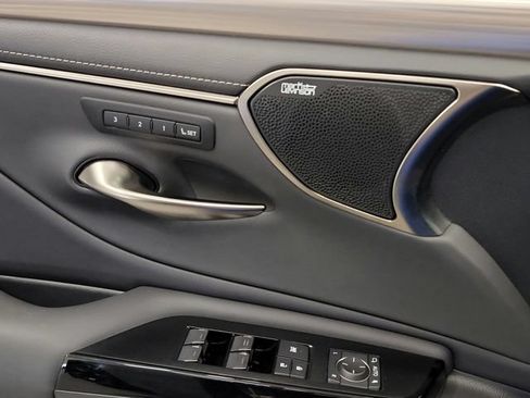 Used 2024 Lexus ES 300h F Sport w/ Accessory Package (Z2) FWD image 27
